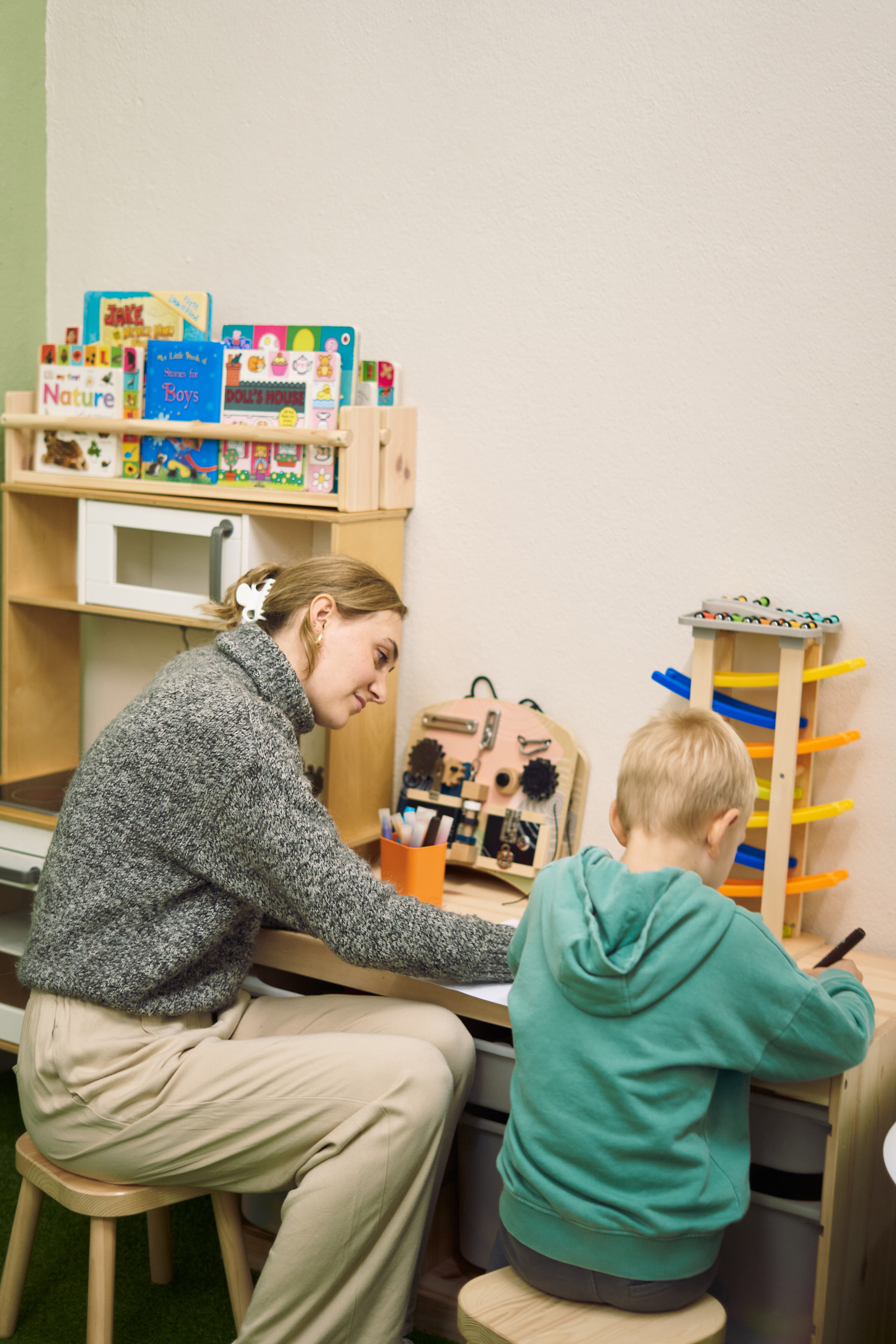 Educational therapy session with a child in Lisbon, Portugal